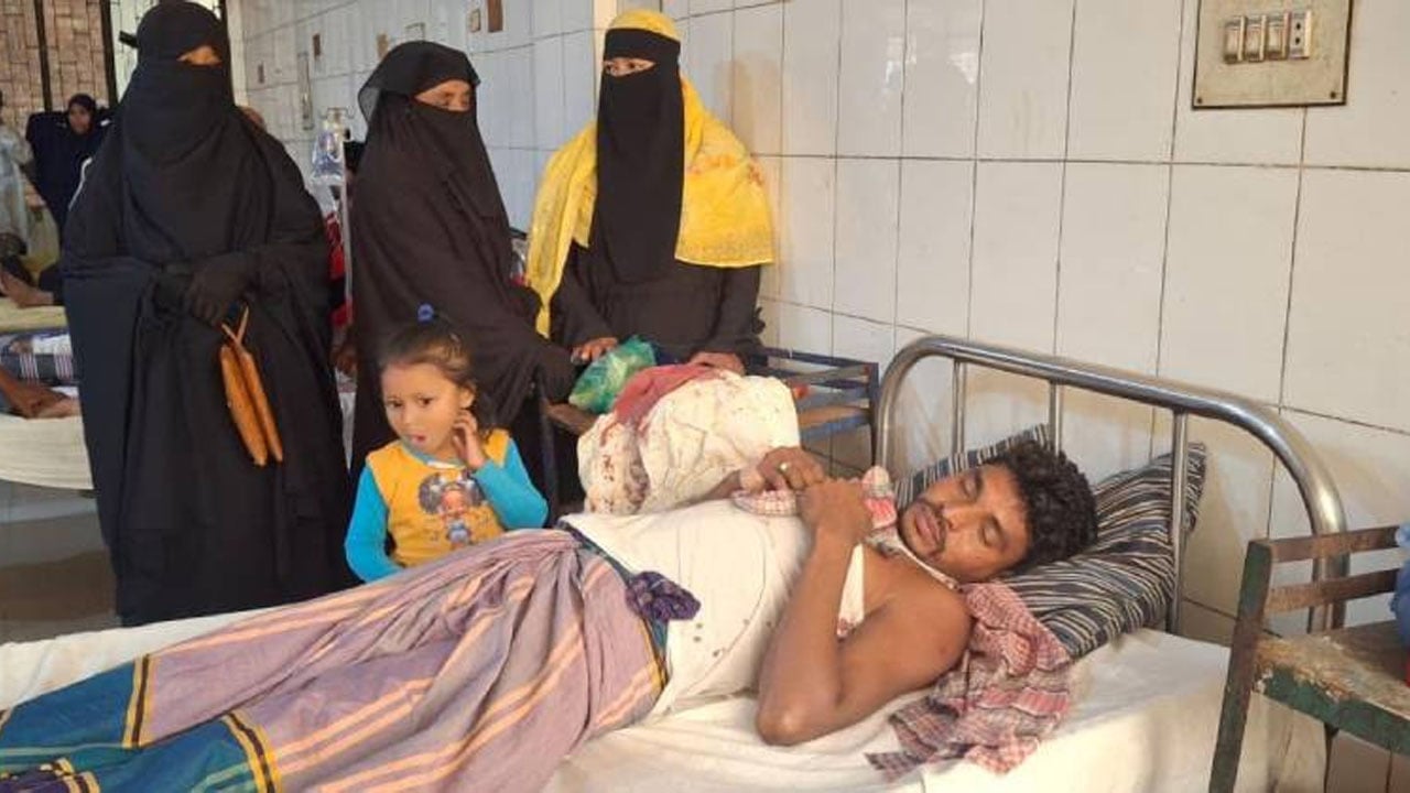 মেঘনা নদীর বুকে চর দখলে বাধা দেয়ায় গুলিবিদ্ধ চাষি