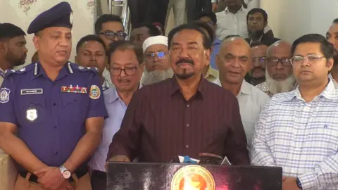 ১০ বছরেও হাসিনার দেশে ফেরার সম্ভাবনা নেই: স্পিকার