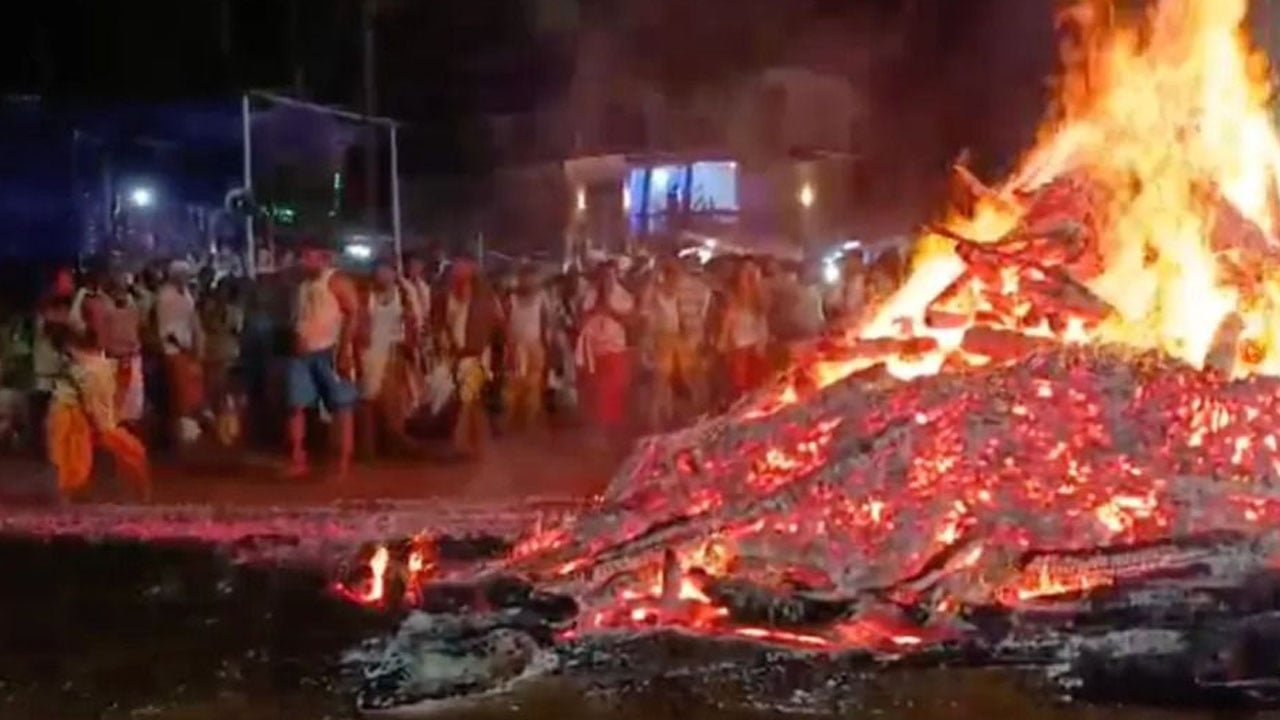 ভারতের মন্দিরে পদদলিত হয়ে নিহত ৬