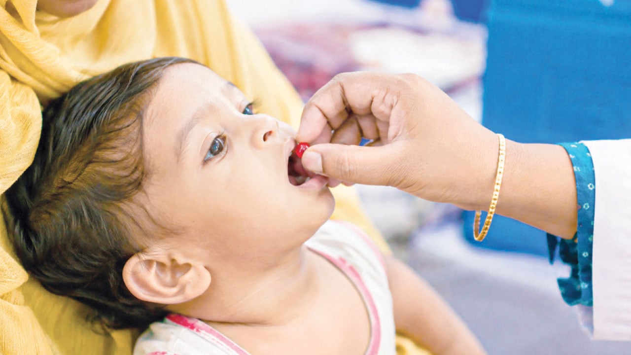 ভিটামিন ‘এ’ ক্যাপসুল: উপকারিতা ও পার্শ্বপ্রতিক্রিয়া