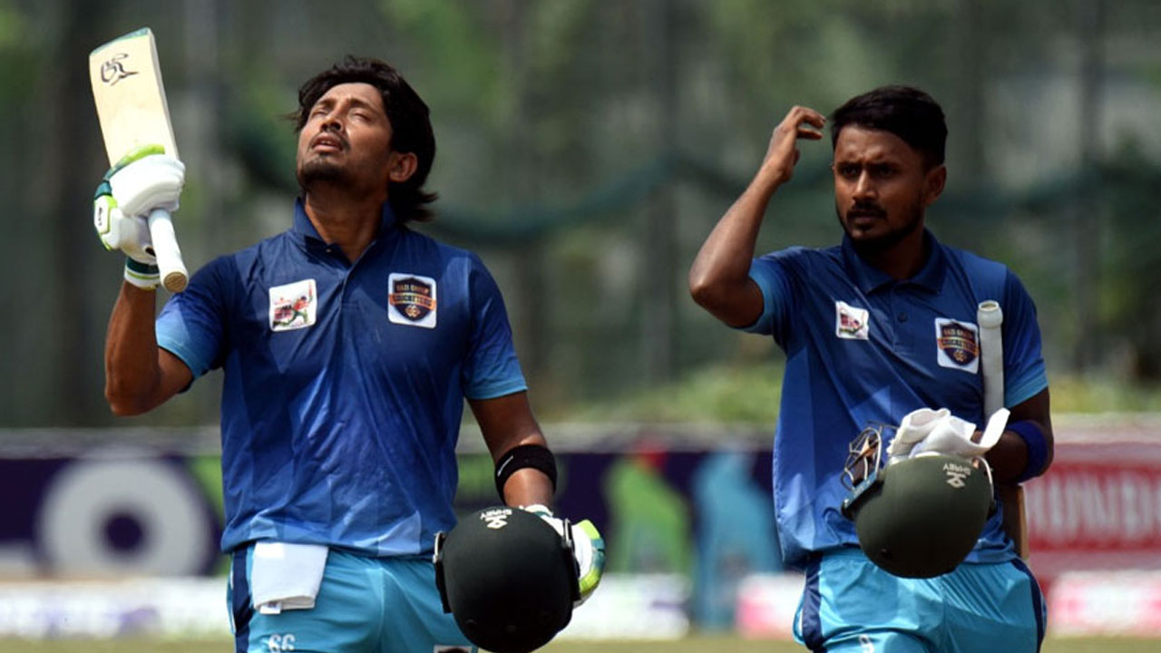 আবাহনীর জয়ের দিনে হারল মোহামেডান