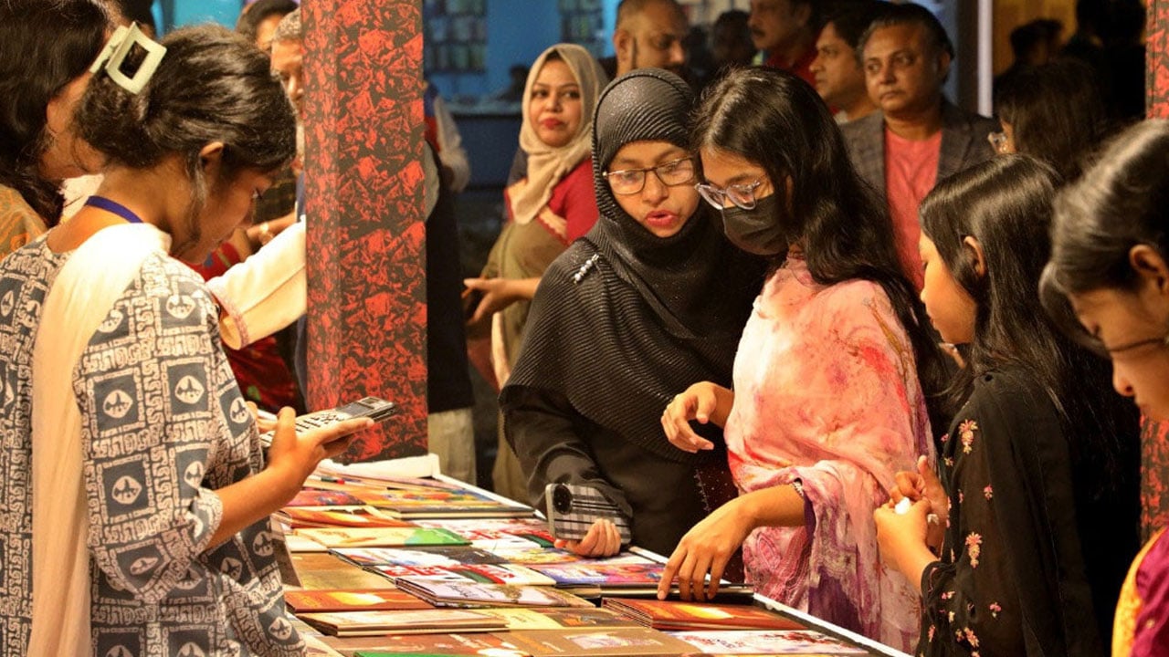 প্রত্যাশার চেয়ে পাঠক-ক্রেতার উপস্থিতি বেশি