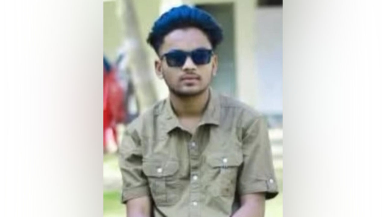 বিরামপুরে সড়ক দুর্ঘটনায় প্রাণ গেল এসএসসি পরীক্ষার্থীর