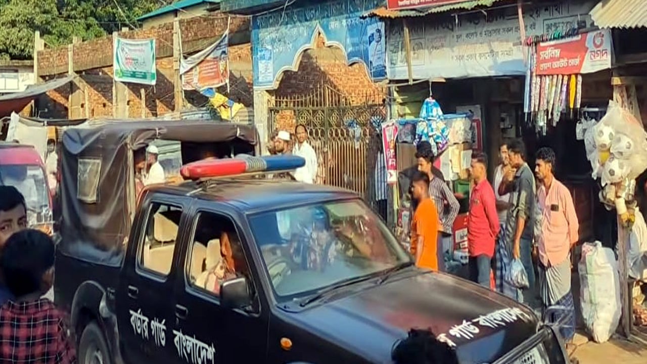 রামুতে ৩২ গরু-ছাগল জব্দ করল বিজিবি