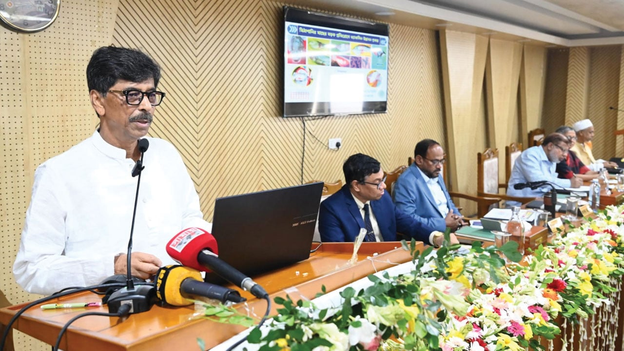 বিজ্ঞানীদের মৌলিক গবেষণায় আত্মনিয়োগ করতে হবে