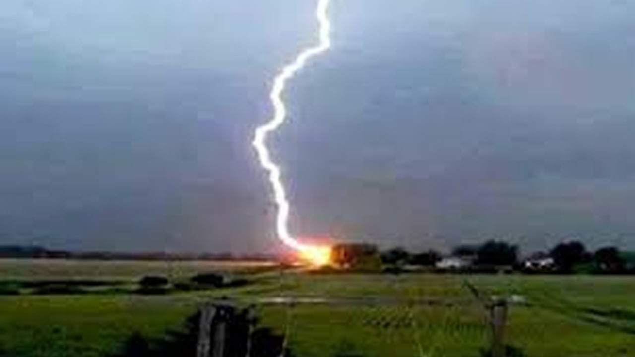 ঝিনাইদহে বজ্রপাতে নারীসহ ২ জ‌নের মৃত্যু, আহত ৫