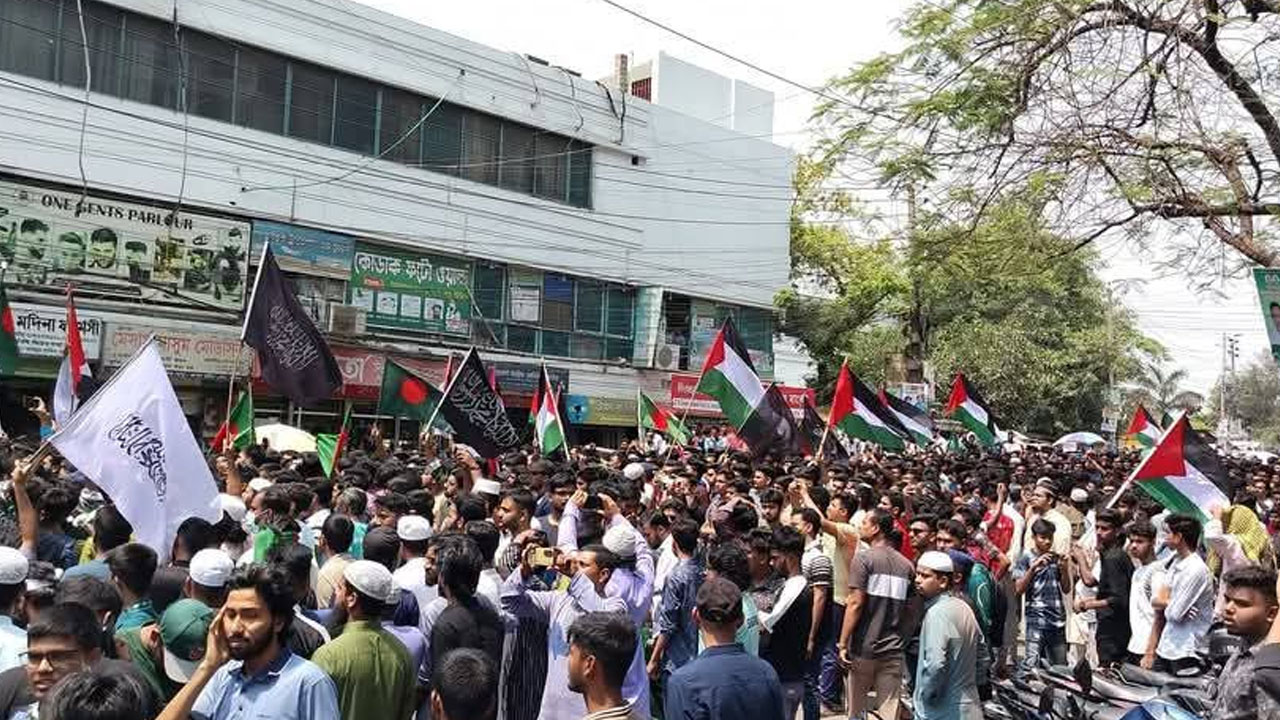 বিক্ষোভ 3