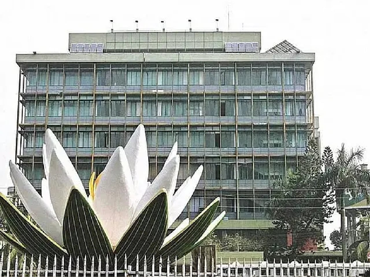 আর্থিক প্রতিষ্ঠানে নিয়োগে সর্বোচ্চ বয়সসীমা ৩২ বছর