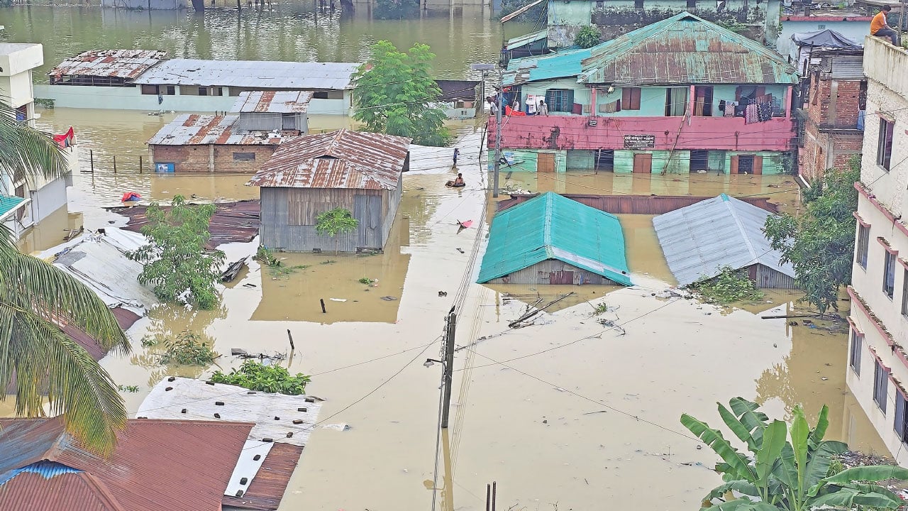বান্দরবানে বানভাসি মানুষের মানবেতর জীবন