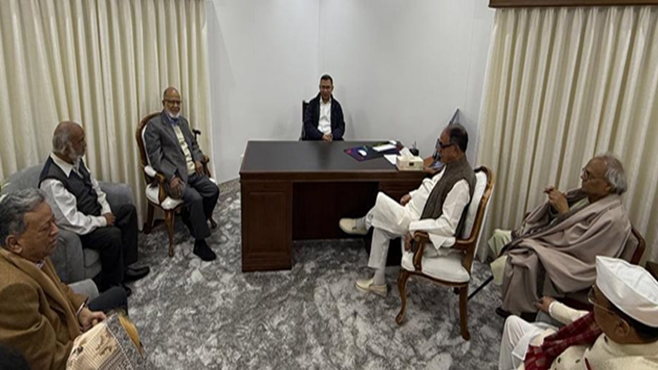 গুলশান কার্যালয়ে বৈঠকে তারেক রহমান