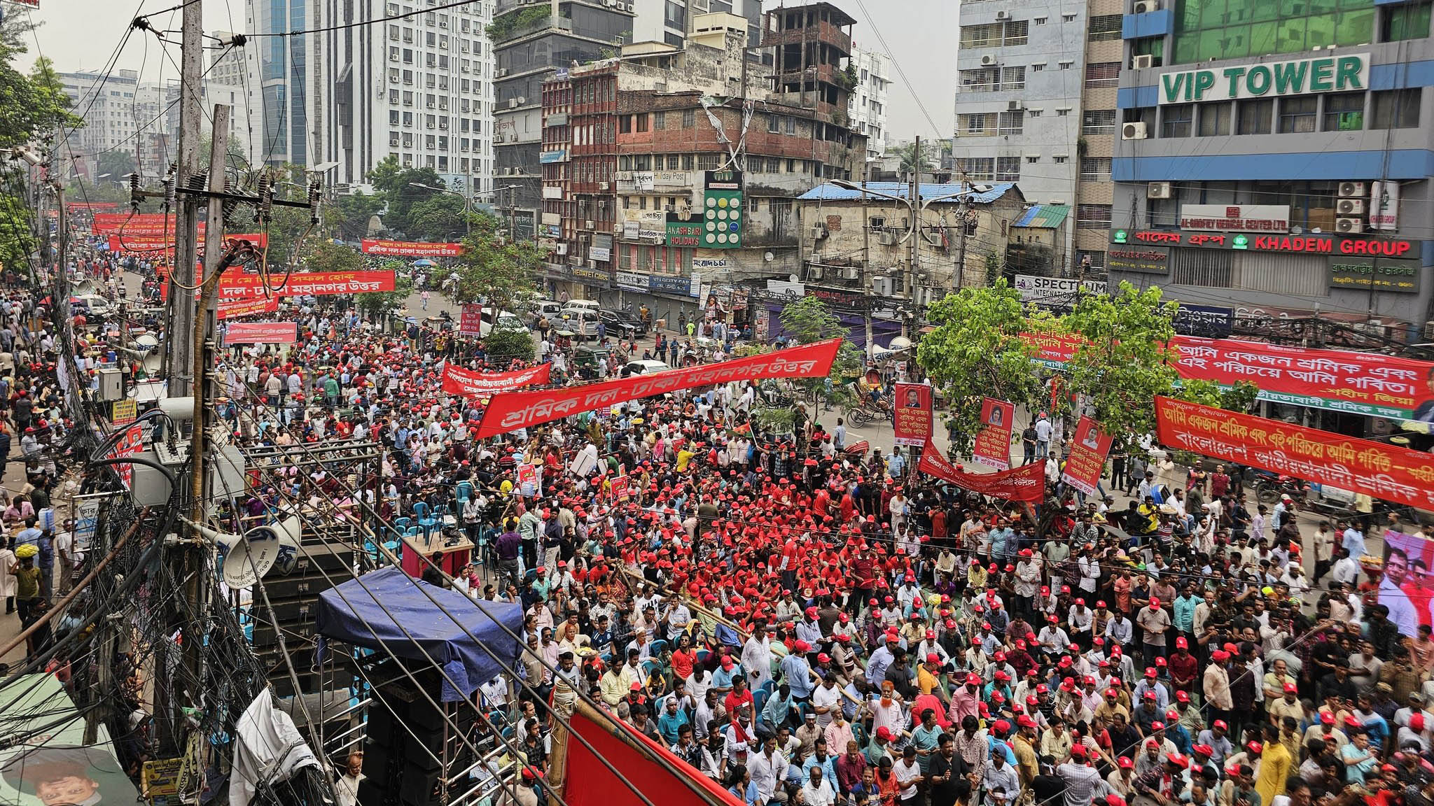 শ্রমিক দলের মে দিবসের সমাবেশে জনতার ঢল