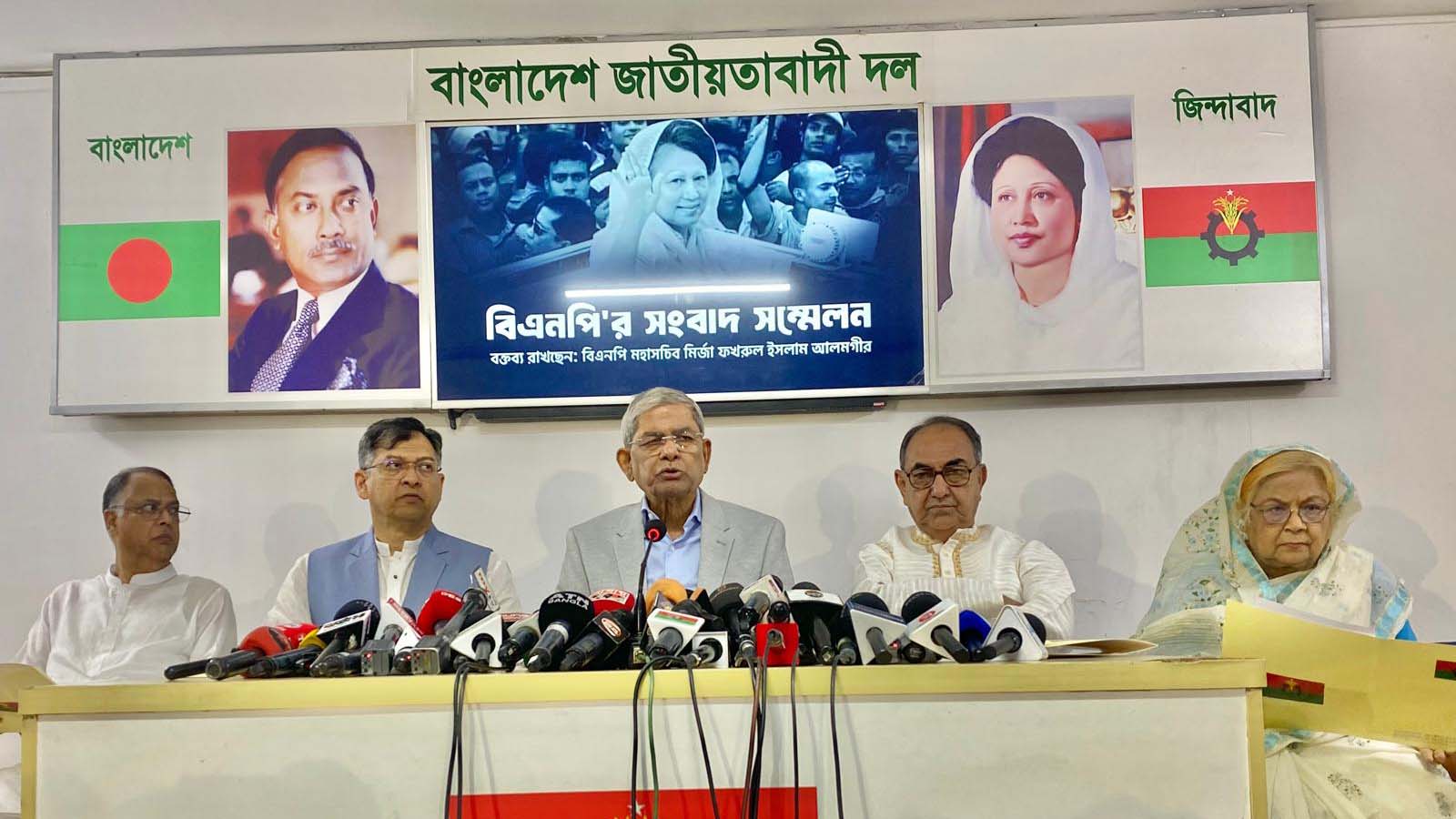 ‘কমিশনের সুপারিশে অনির্বাচিতদের রাষ্ট্রীয় দায়িত্বে নিয়োগের প্রচেষ্টা রয়েছে’