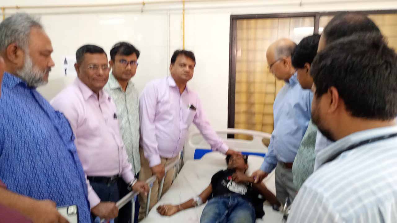 ‘বিষপান করা’ সেই চার যুবকের চিকিৎসার পদক্ষেপ বিএনপির