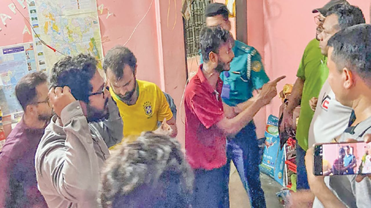 গোপন বৈঠক থেকে ববি ছাত্রলীগের পাঁচ কর্মী আটক