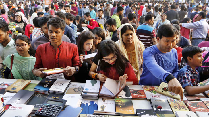 বইমেলায় একুশের ছোঁয়া