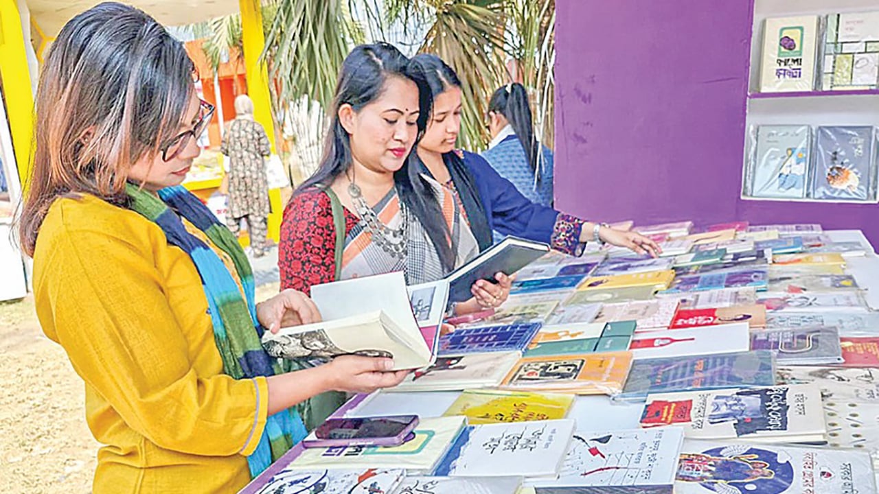 পাঠকের আগ্রহ ইতিহাস-ঐতিহ্য প্রতিবাদী ধারার বই