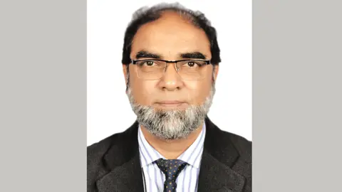 বাকৃবির নতুন উপাচার্য ড. রফিকুল ইসলাম 