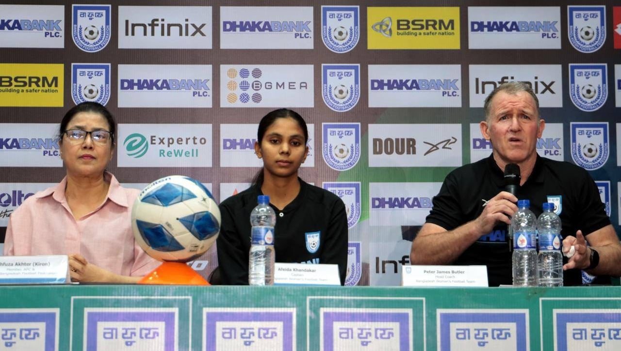 কোচ বলছেন, বাফুফেতে সবাই ফুটবল সেভাবে বোঝেনই না!