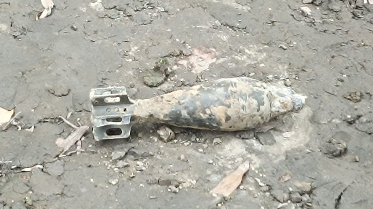 পুকুরে মাটি খুঁড়তে গিয়ে মিলল মর্টারস শেল