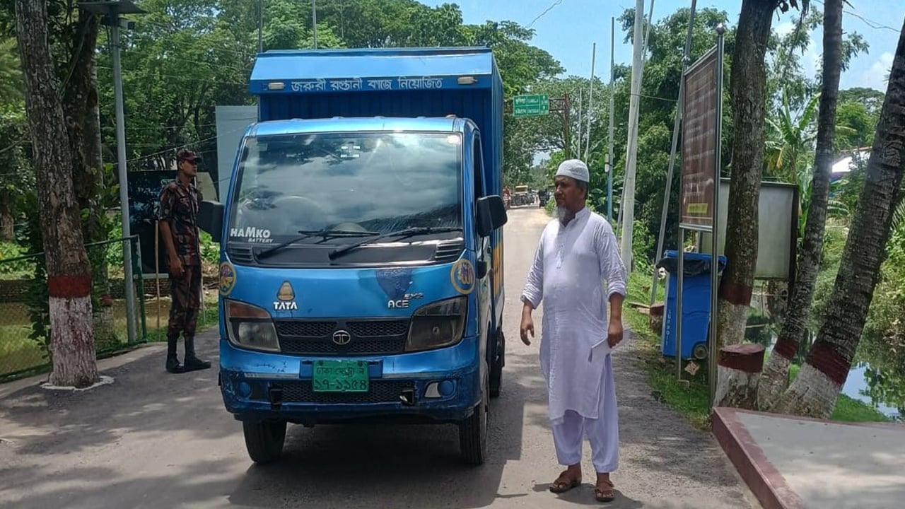 ত্রিপুরার মুখ্যমন্ত্রীকে ৬০০ কেজি আম উপহার পাঠাল সরকার