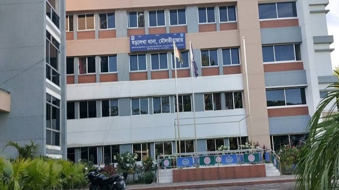 ডাকাতের গুলিতে ডাকাত নিহত