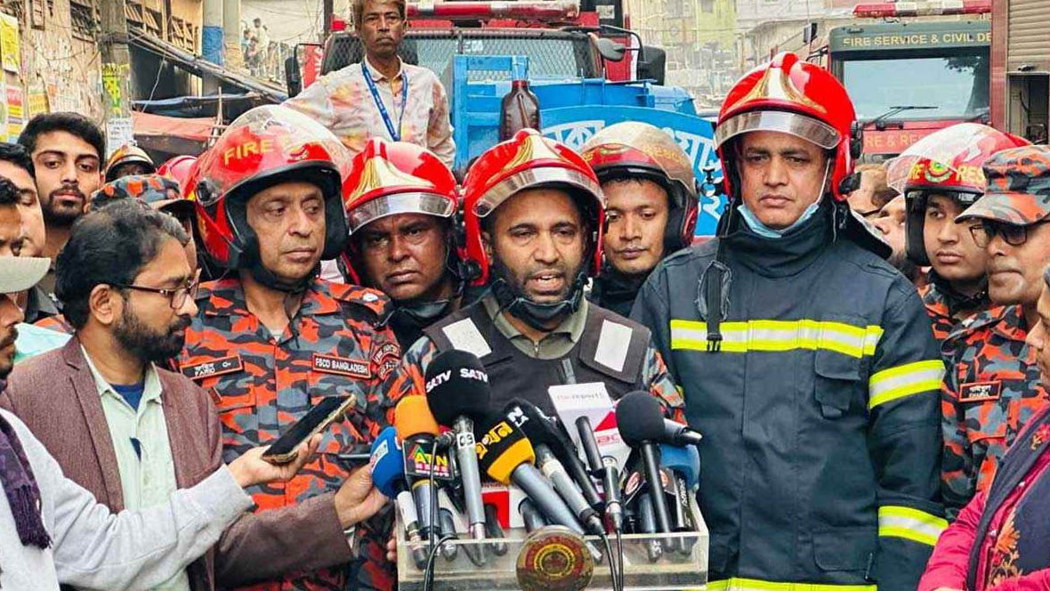 ফ্লোরে দাহ্য পদার্থ থাকায় দ্রুত ছড়িয়ে পড়ে আগুন: ফায়ার সার্ভিস