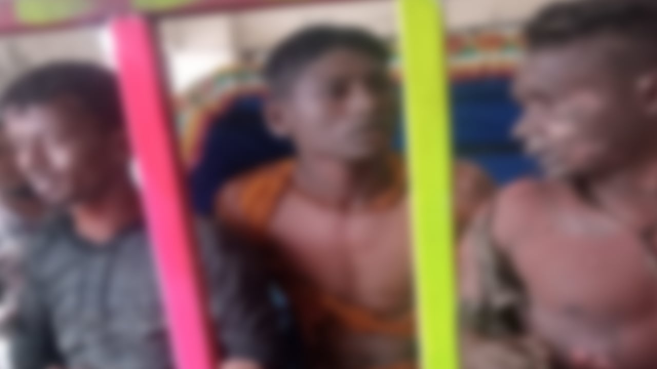 বরিশালে তেল বোঝাই ট্রলার বিস্ফোরণে অগ্নিদগ্ধ ৪