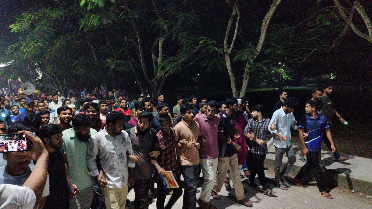 শিক্ষক নিয়োগে এনটিআরসিএ বহালের দাবিতে বেরোবিতে বিক্ষোভ