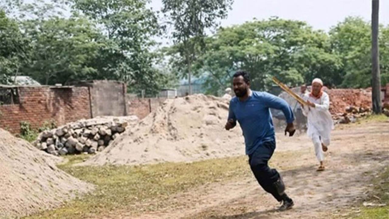 ব্রাহ্মণবাড়িয়ায় প্রকৌশলীকে বাঁশ নিয়ে তাড়া, ম্যানেজার গ্রেপ্তার