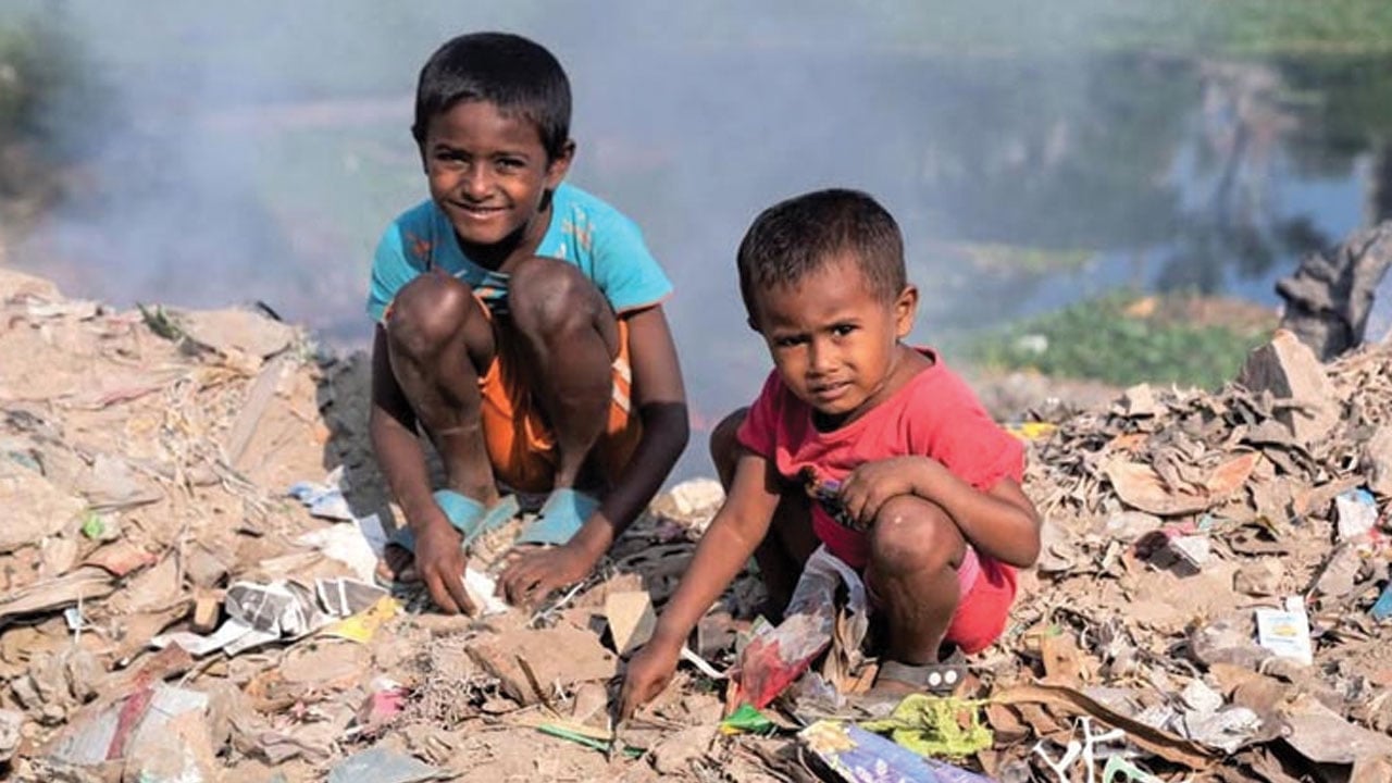 পুষ্টিহীনতায় বিভিন্ন রোগের ঝুঁকিতে বস্তিবাসী শিশুরা