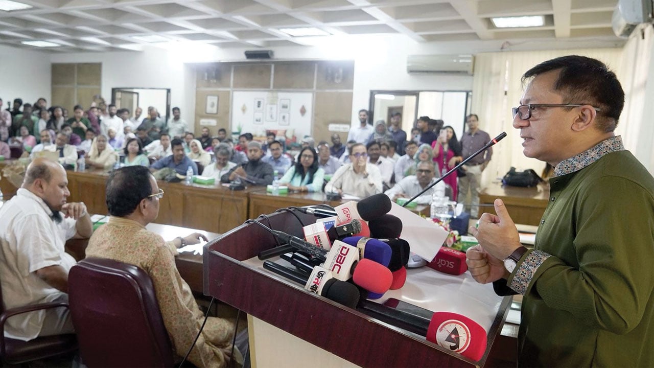 পাট খাতকে ৭ বিলিয়ন ডলারের শিল্পে উন্নীত করার লক্ষ্য সরকারের