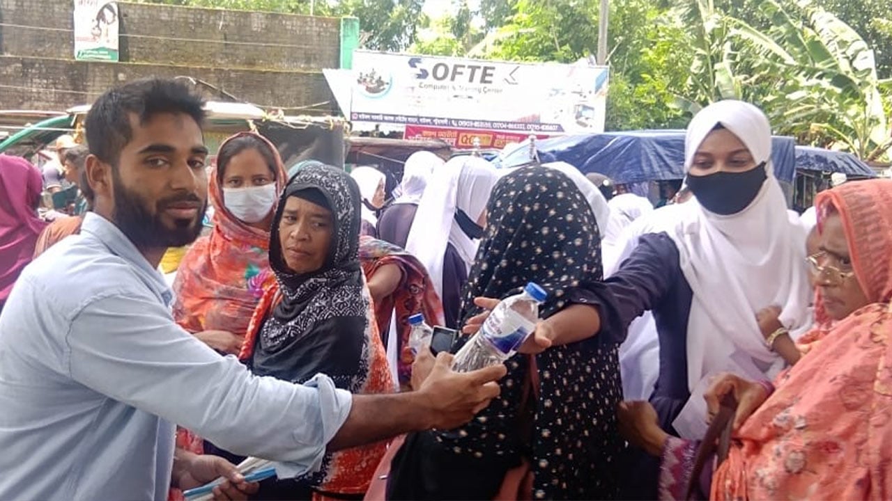 বাউফলে এইচএসসি পরীক্ষার্থীদের সহায়তায় ড. মাসুদের হেল্প ডেস্ক