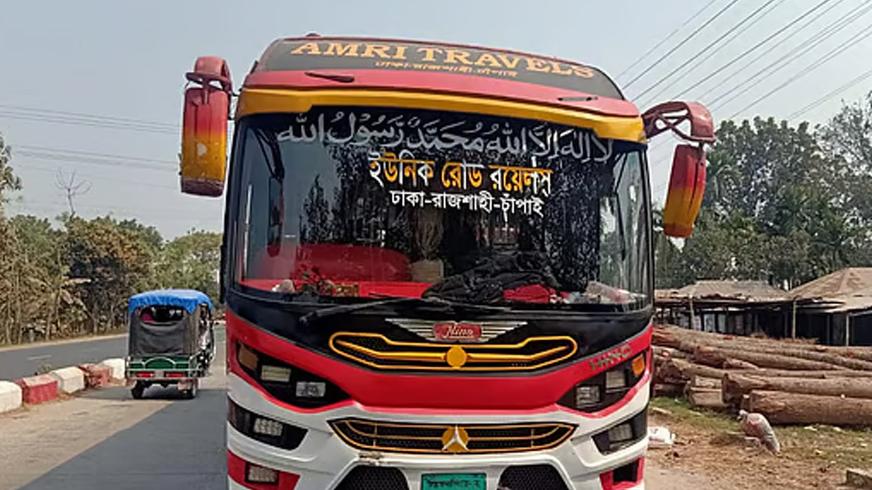 চলন্ত বাসে ডাকাতি-ধর্ষণের ঘটনায় থানায় মামলা