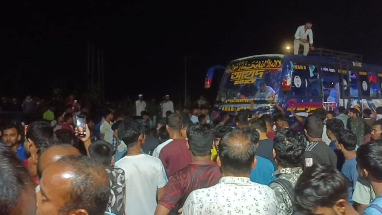 আনোয়ারায় বাসের ধাক্কায় সিএনজি অটোরিকশার ২ যাত্রীর মৃত্যু