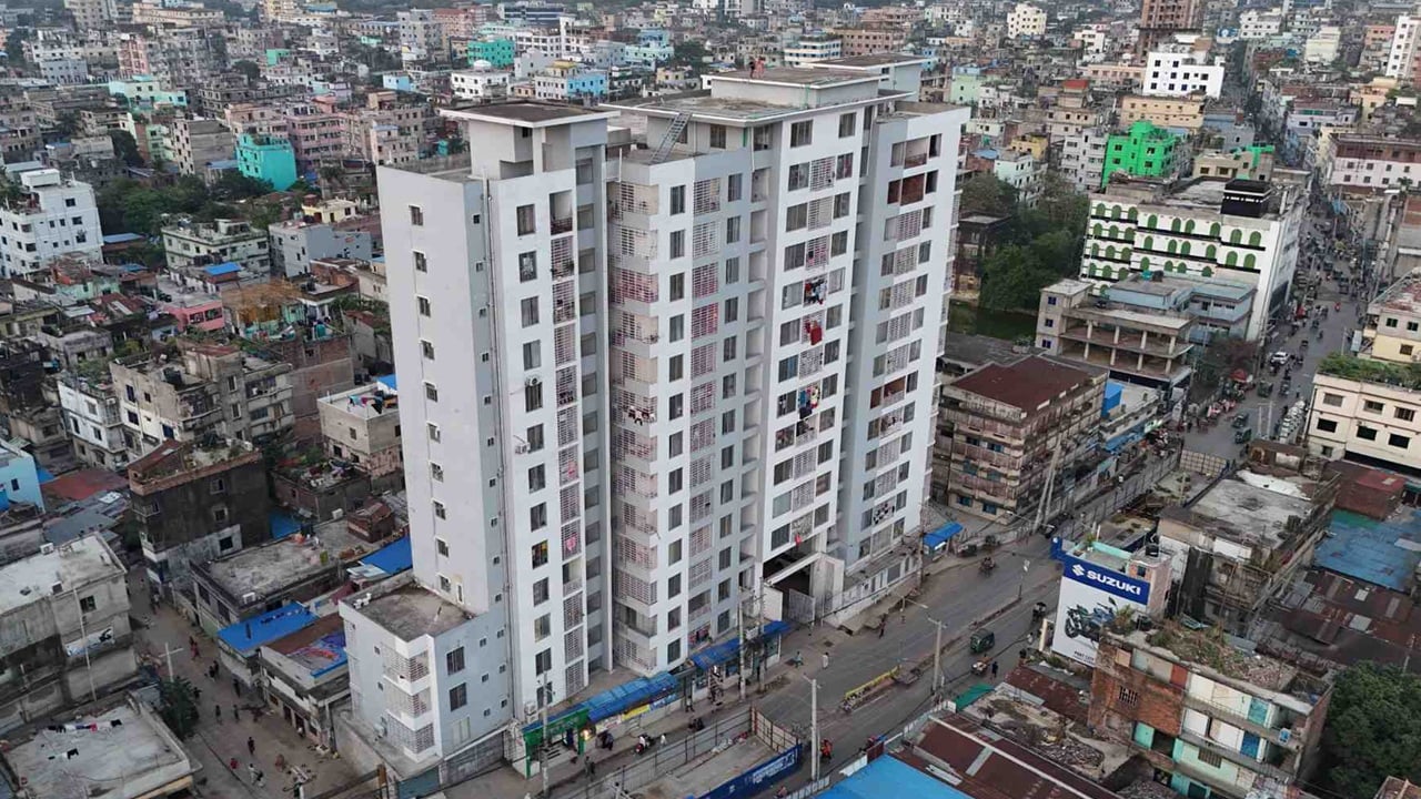 সিডিএ’র শর্ত ভঙ্গ করে কোরাল রীফের বহুতল ভবন