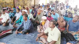 জুট মিলের জায়গায় ফিড কারখানা, খুলনায় শ্রমিকদের বিক্ষোভ