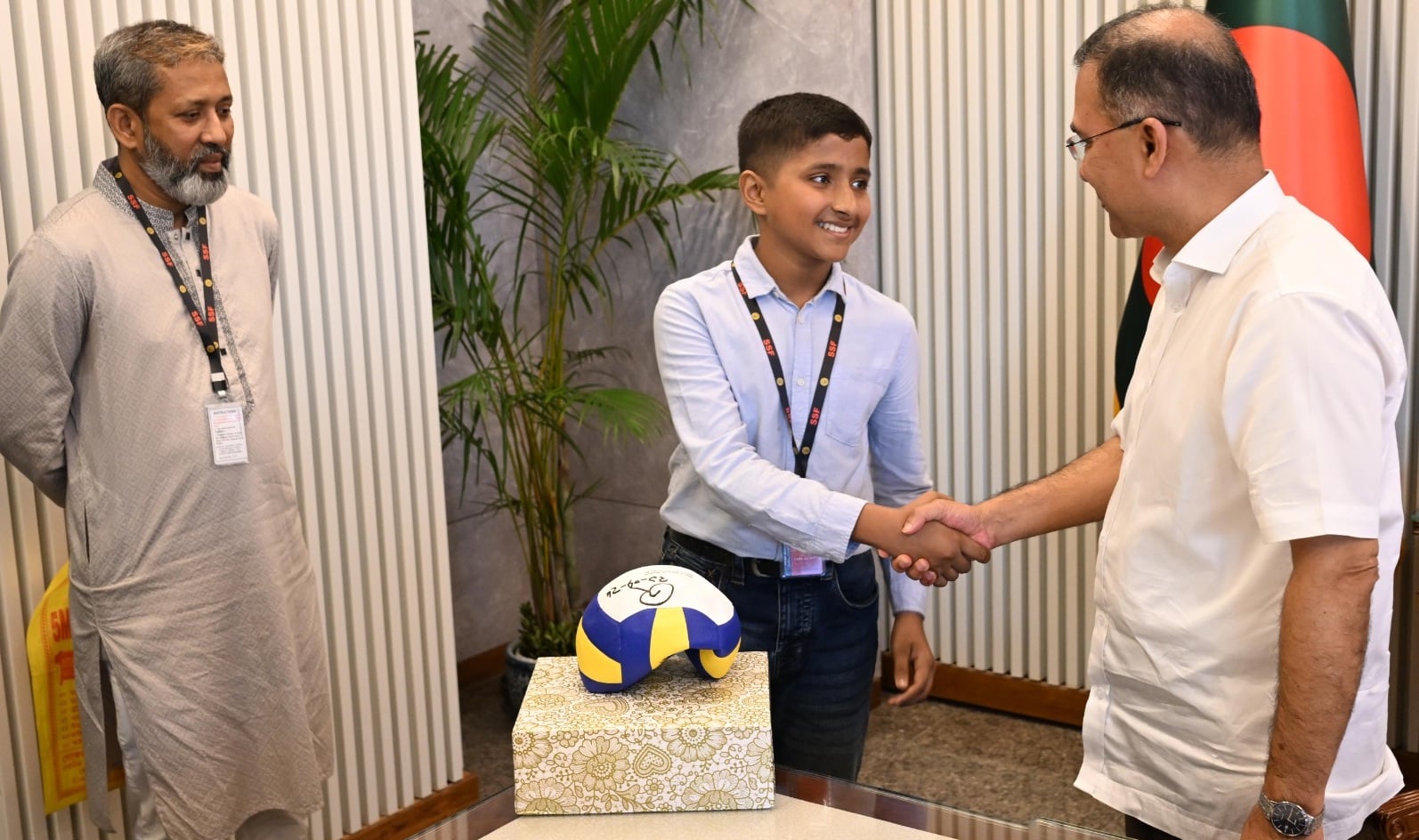 ভুবনভোলানো হাসির সেই তাহসিন এবার প্রধানমন্ত্রীর কার্যালয়ে