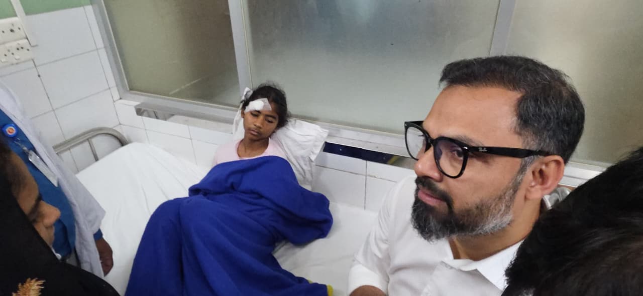 ক্ষুদে ফুটবলার সোহাদার চিকিৎসার পূর্ণ দায়িত্ব নিলেন ক্রীড়া প্রতিমন্ত্রী