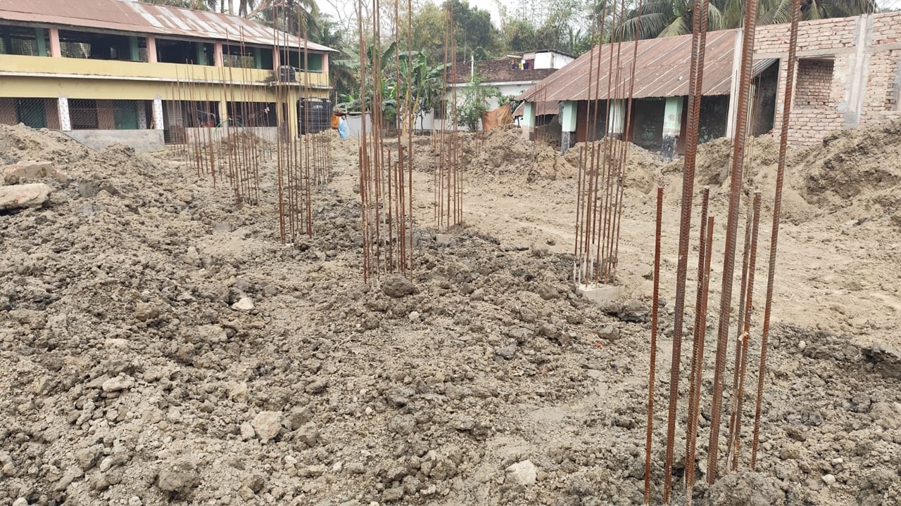 চাঁদা না পেয়ে মাদ্রাসার কাজ বন্ধ করলেন বিএনপি নেতা