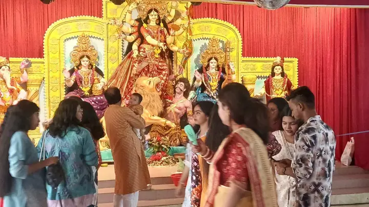 খুলনার ১১৯ পূজামণ্ডপে তিন স্তরের নিরাপত্তা