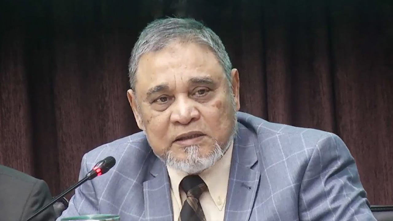 নির্বাচন পর্যবেক্ষকদের রাজনীতিতে না জড়ানোর আহ্বান সিইসির