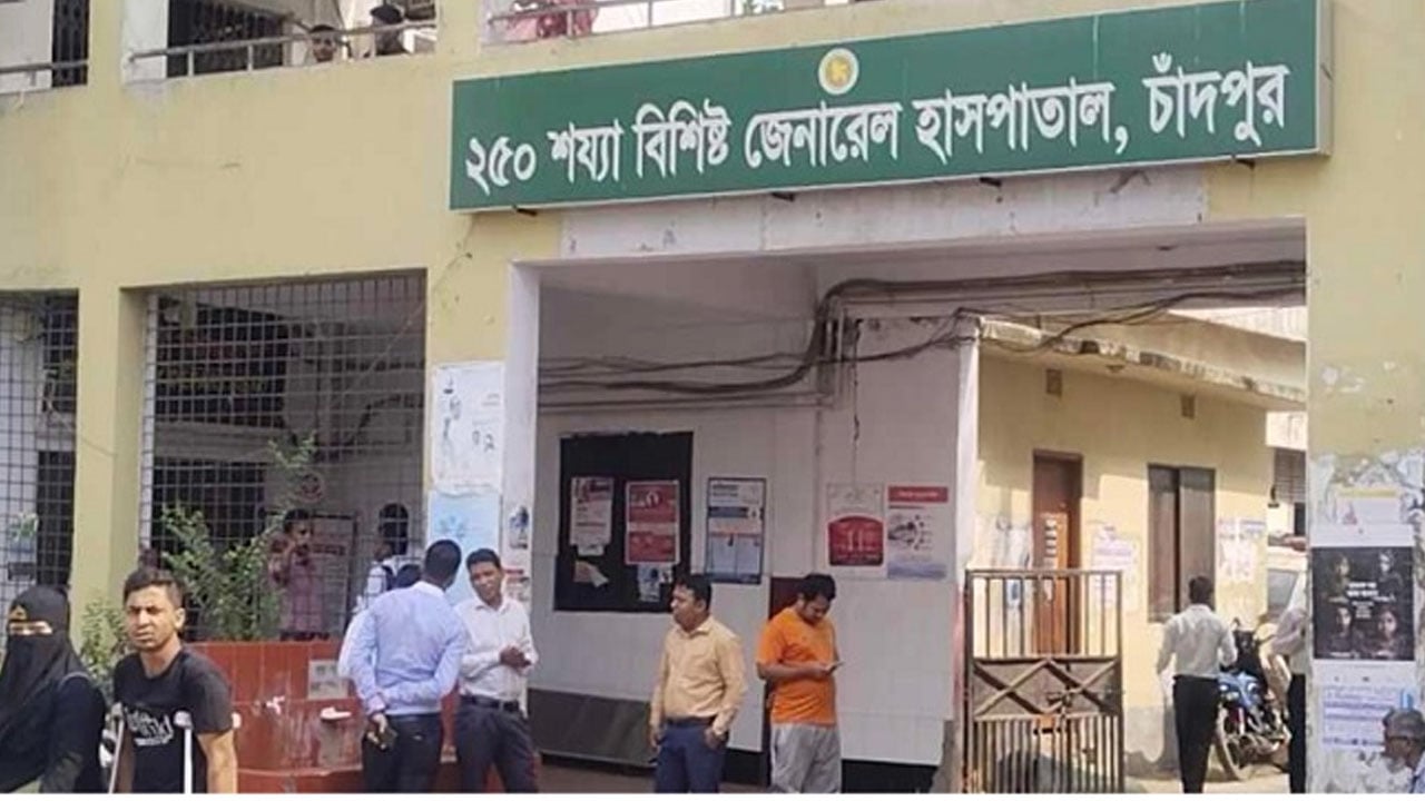 হাজীগঞ্জে সাপের কামড়ে গৃহবধূর মৃত্যু