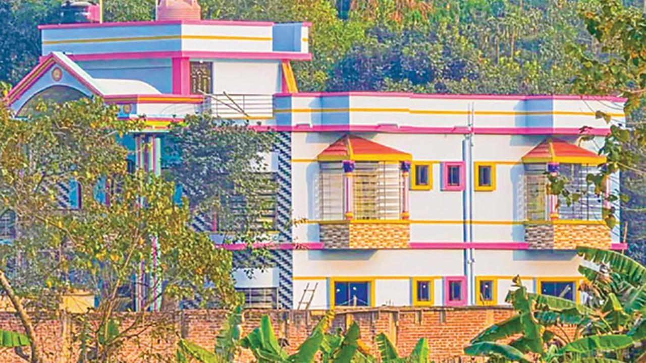 চকরিয়ার বালুখেকো নাজিম এখন শাসকদলের ছত্রছায়ায়