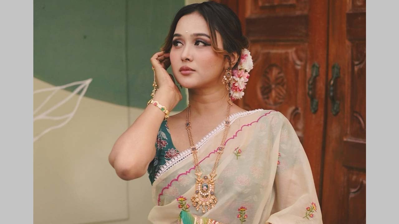 মনোনয়ন না পেয়ে যে প্রতিক্রিয়া জানালেন চমক