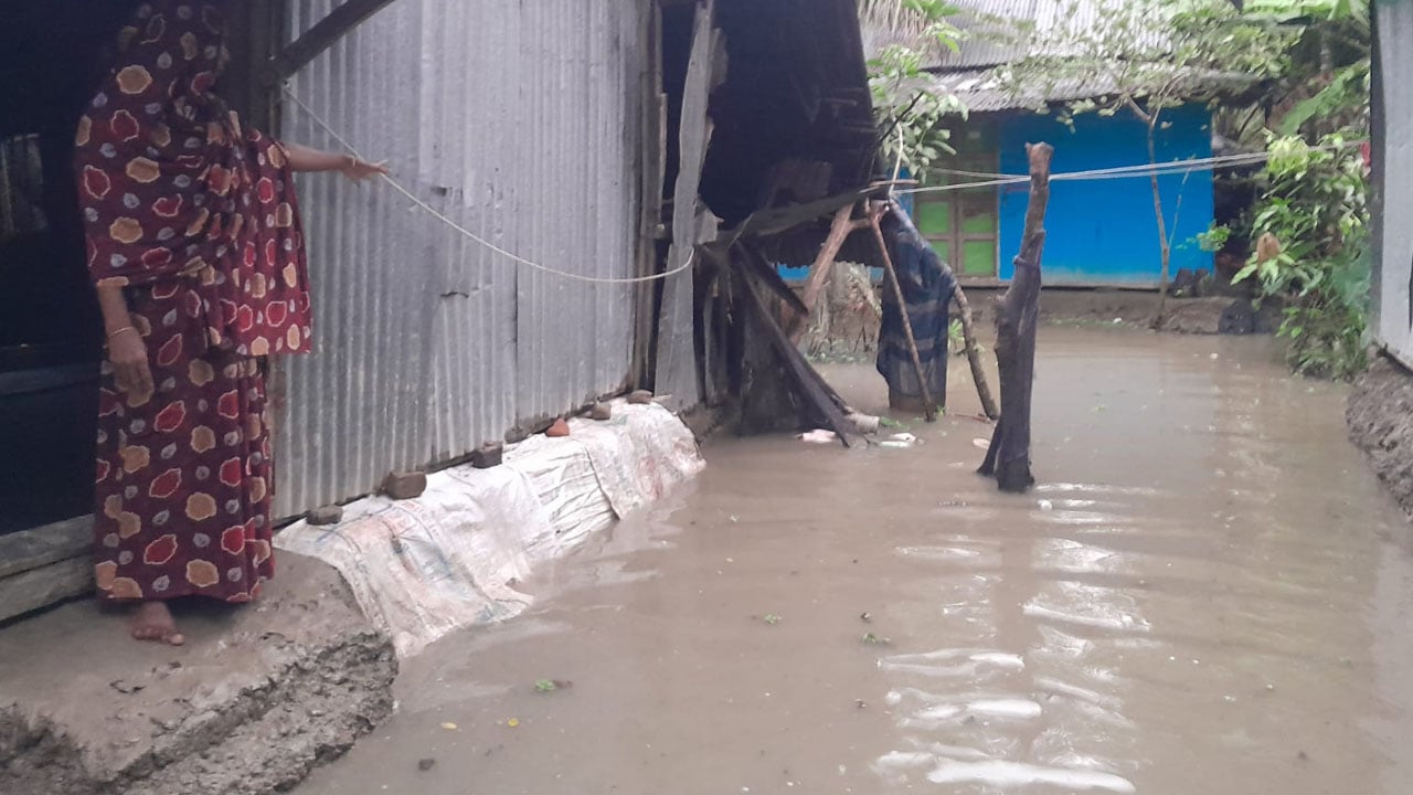 পানিবন্দী চল্লিশ পরিবার, দেখার কেউ নেই