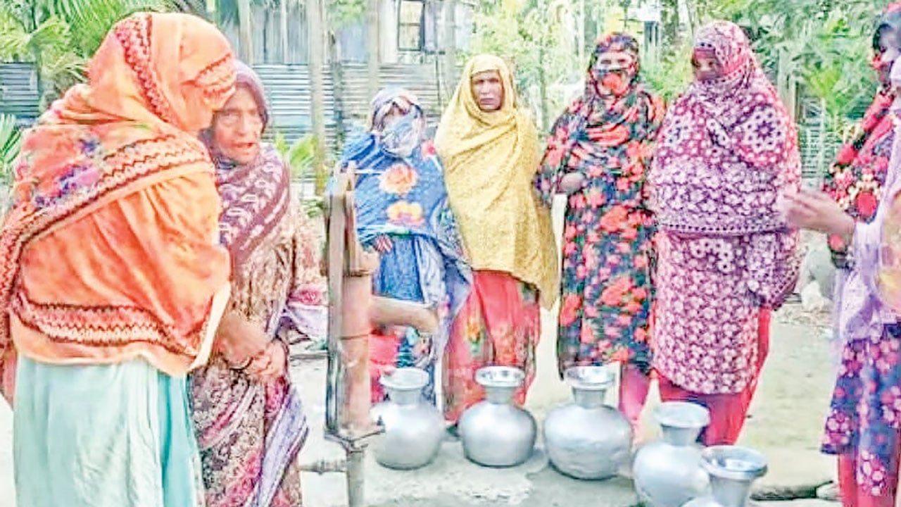 চরফ্যাশনে হাজার হাজার নলকূপে উঠছে না পানি, দুর্ভোগে মানুষ