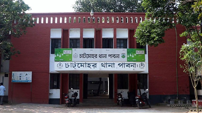 চাটমোহরে ট্রেনের ছাদ থেকে পড়ে একজনের মৃত্যু