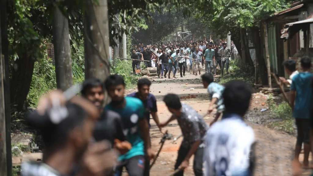 চবিতে সংঘর্ষের ঘটনায় মামলা করবে বিশ্ববিদ্যালয় প্রশাসন