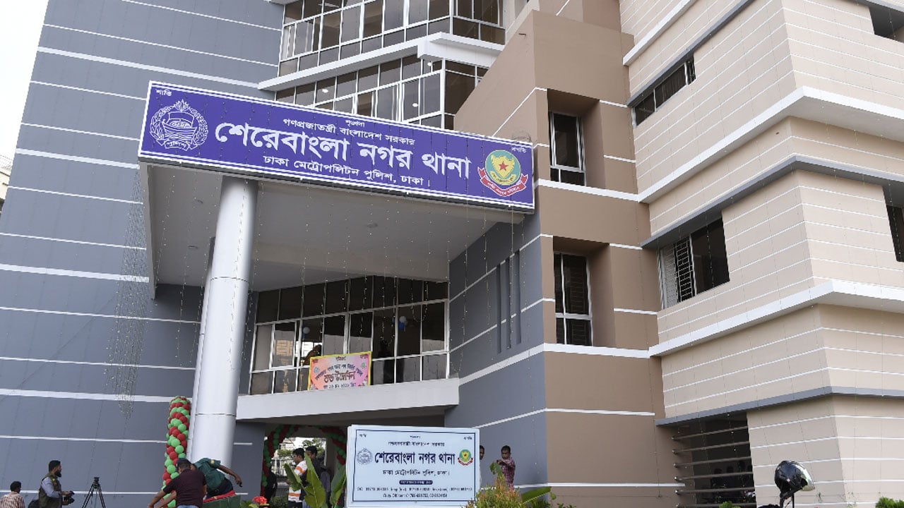 ছিনতাইকারী ধরতে গিয়ে ছুরিকাঘাতে আহত দুই পুলিশ সদস্য, গ্রেপ্তার ২
