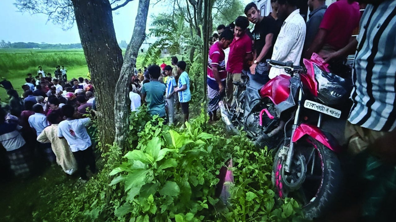 চরভদ্রাসনে ট্রাকচাপায় মোটরসাইকেল আরোহী নিহত